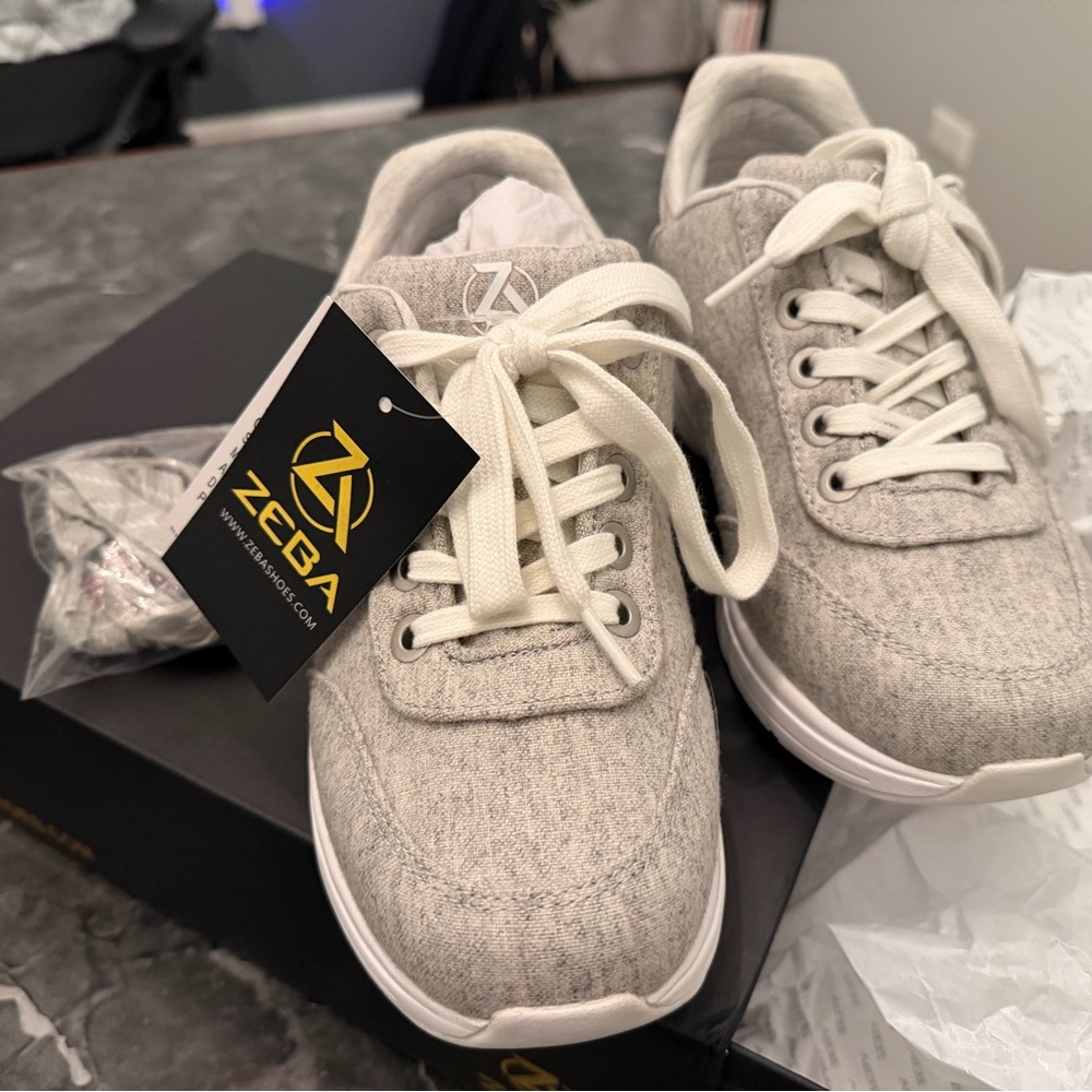 Zeba 9.5 Earthly Gray Casual Sneakers women’s size 9.5
